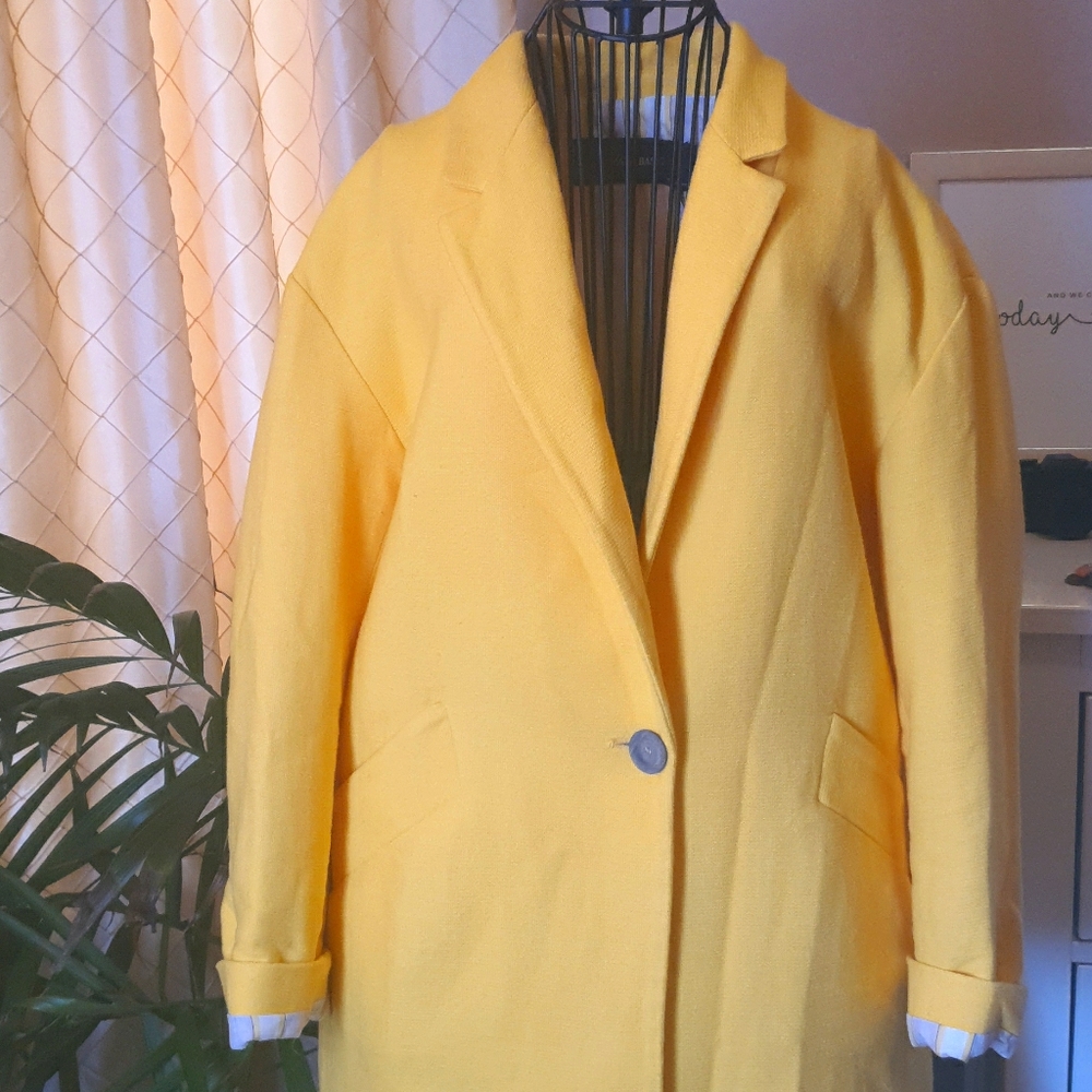 Blazer - Picture 2 of 4